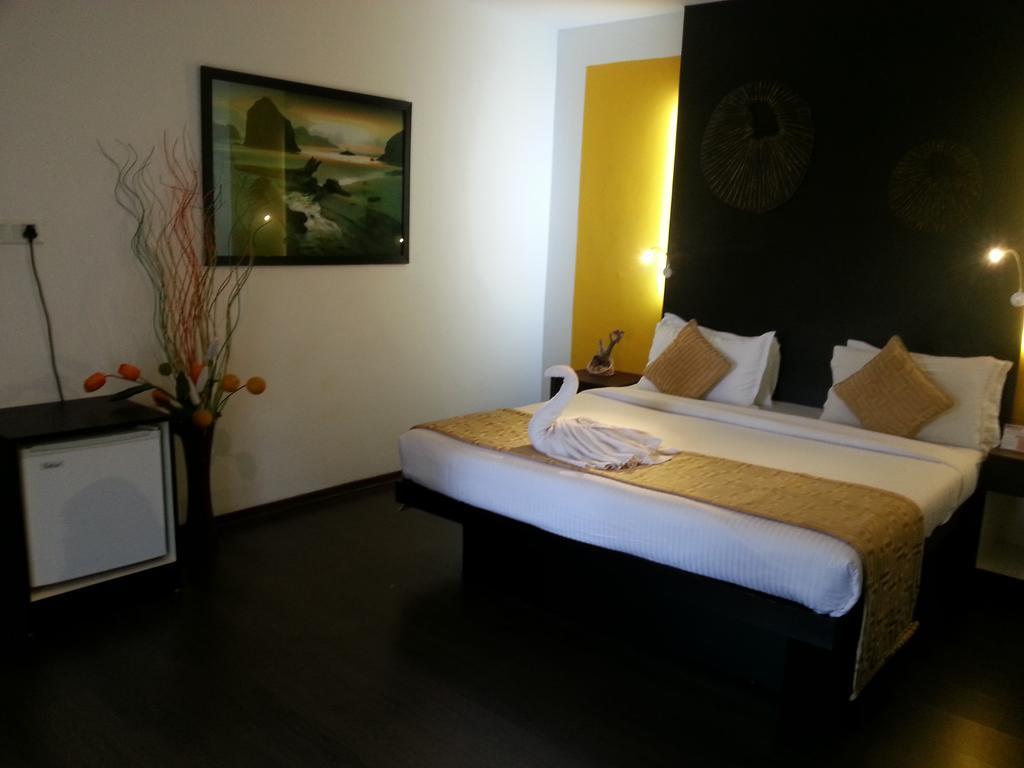 Aquarock Hotel Kazhakuttam Esterno foto