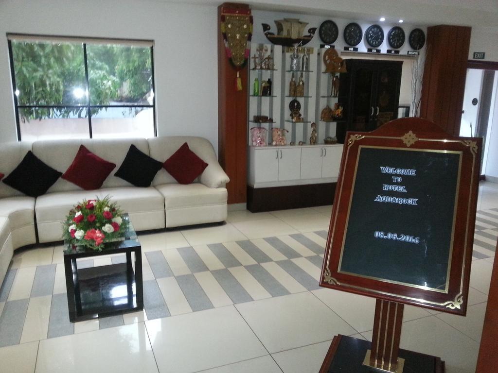 Aquarock Hotel Kazhakuttam Esterno foto