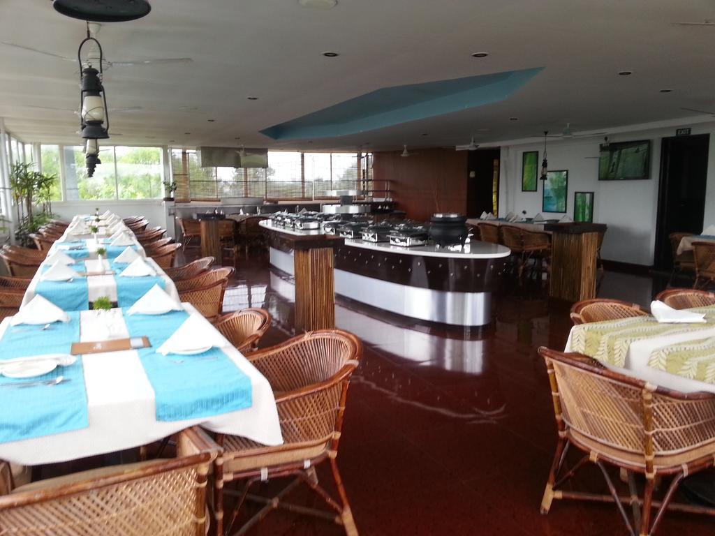 Aquarock Hotel Kazhakuttam Esterno foto